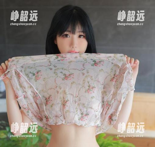 Addielyn(에디린)的Patreon小姐妹集结！看这三位少女的写真，你会想入非非。