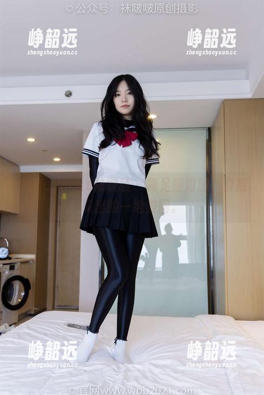 BoBoSocks袜啵啵 - 裸足脚对脚，雪糕踩出的一地美图。