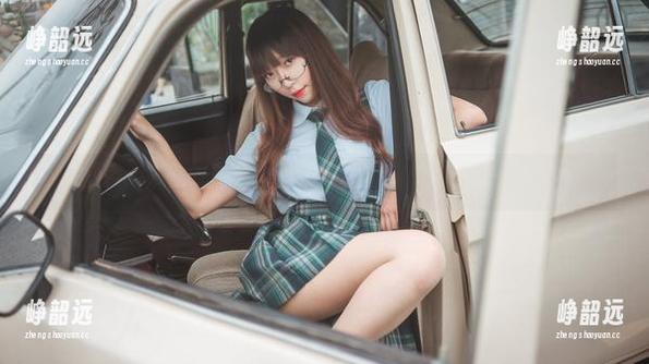 Money冷冷的红西装套图：下载一份回家，偶尔偷看，嘿嘿