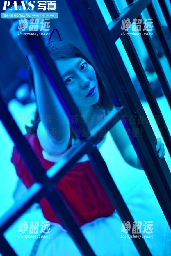 PANS写真 - 最新写真集：曲奇在办公室里的春天，穿着随意但绝不随便！
