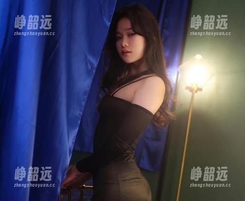 Sira(시라)在“女仆”中欢快出击，随手一拍无圣光竟然也是美图，果然是个奇女子。