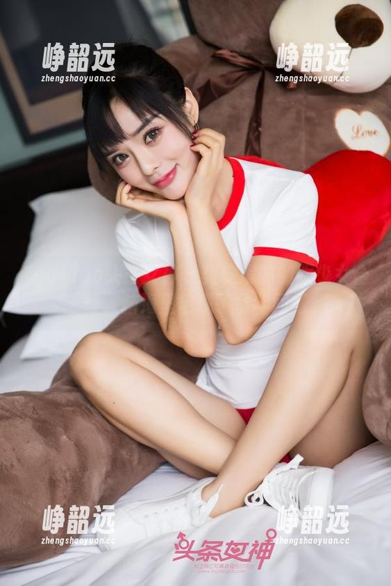 TouTiao头条女神 - 樊安妮的制服少女合集，脑海里出现了童年回忆