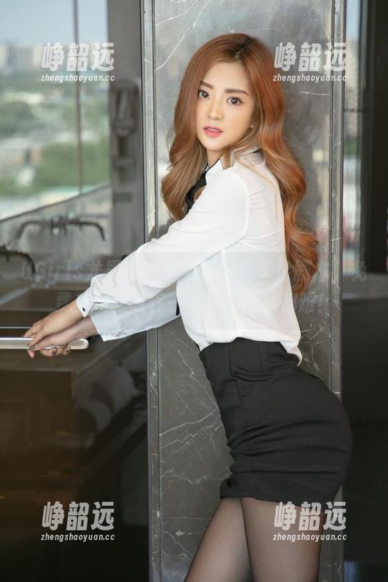 UGirls尤果网 - 李易童带着天价剧本，免费美图就宠你一把，不想看都难！