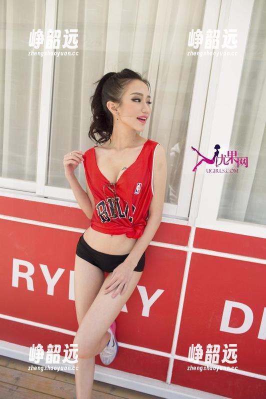 UGirls尤果网 - 禅叽zankii的黑丝图包，哪个角度都在诉说着不一样的风情。