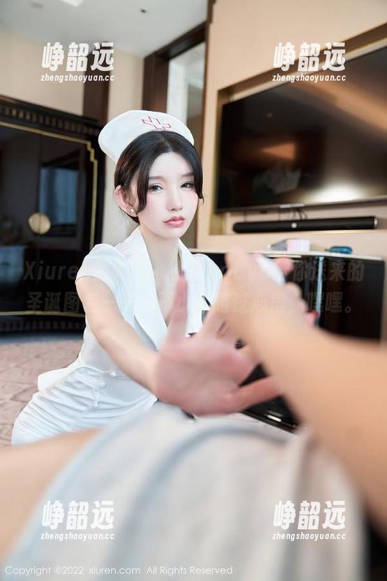Xiuren秀人网 - 小乔babyb给你送来的圣诞图包——一不小心路过心房，嘿嘿。
