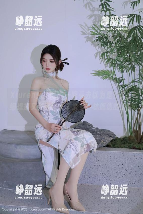 Xiuren秀人网 - 一眼看去以为是作品，细想却又似乎包含了太多：林悠悠的天台说。