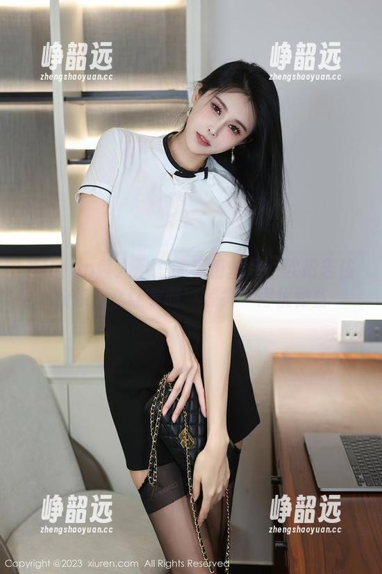 Xiuren秀人网 - 高清蕾丝秀：欧阳若依教你怎么让衣服“消失”得优雅些