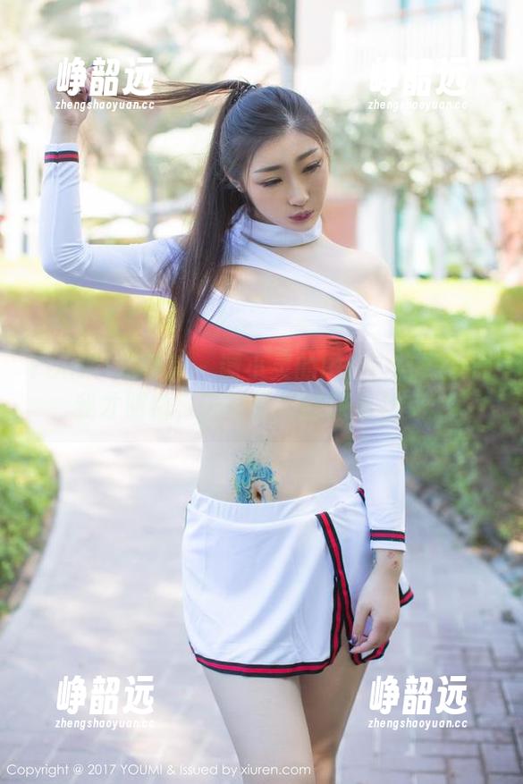 YouMi尤蜜荟-谭小灵 YouMi尤蜜荟 - 谭小灵的图包:穿短裤时我才明白,腿部肌肉的深情社交。