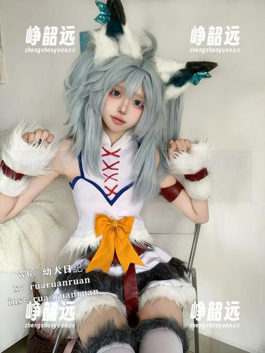 rua阮阮的最新写真，清纯中带着点思绪，绝了。