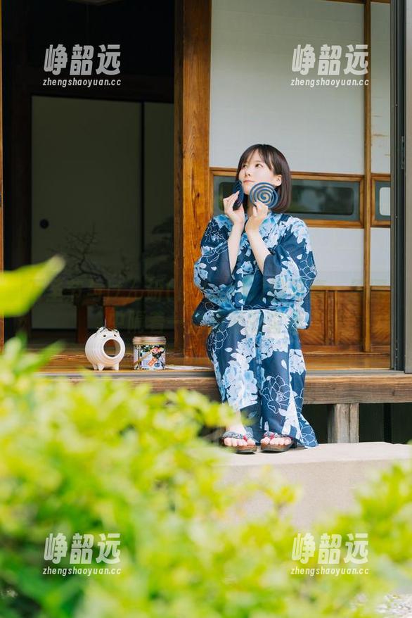 万圣节与けん研(けんけん)的写真：原图中隔着一层薄薄的害羞