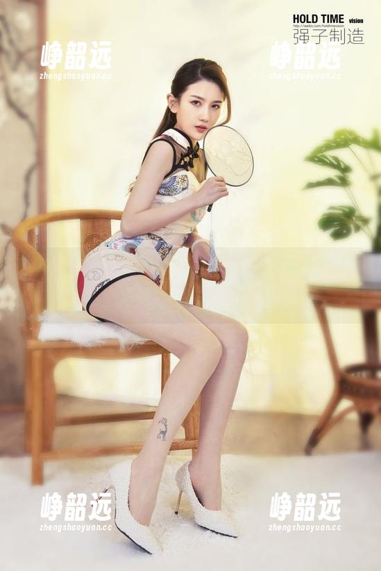 丽柜 - 拯救无聊的一天，子晴的美足高清图集，不知不觉，又翻来覆去。
