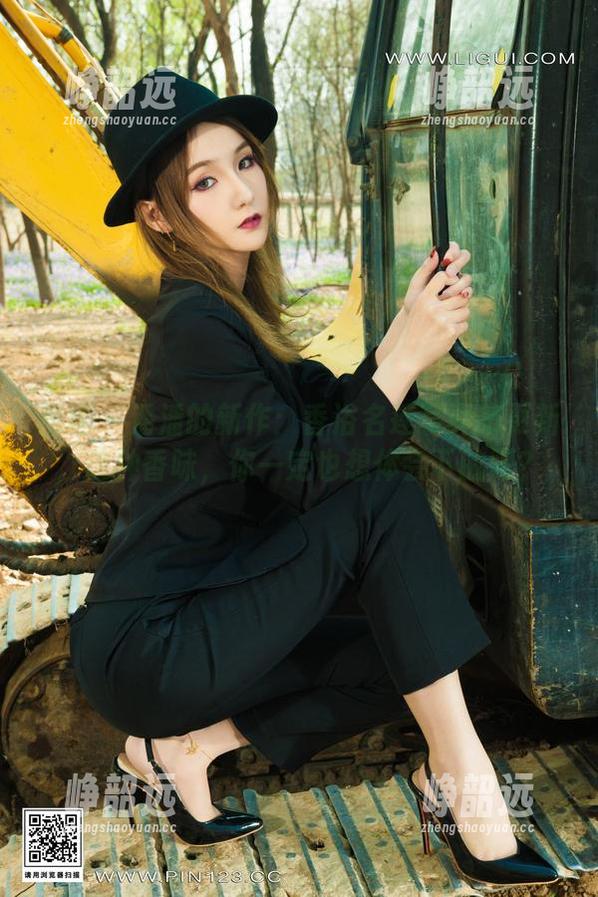 丽柜-潘潘 丽柜 - 潘潘的新作:香浴名莲写真集更新,这种香味,你一定也想体会下的吧?