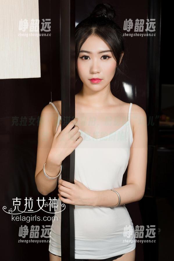 克拉女神 - 钟淇的私拍，厨房新“玩儿”法，没见过这样的厨娘！