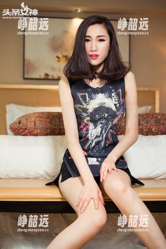 头条女神 - 正在寻觅自己青春的方向，顺便看易阳的校园写真，没准明天就想重返校园了呢。
