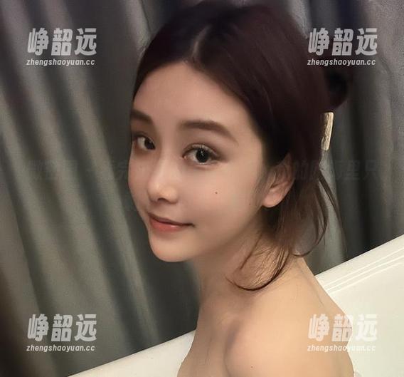 微密圈 - 看完奶雯的吊带合集，我的脑海里只剩下“再来一遍”。
