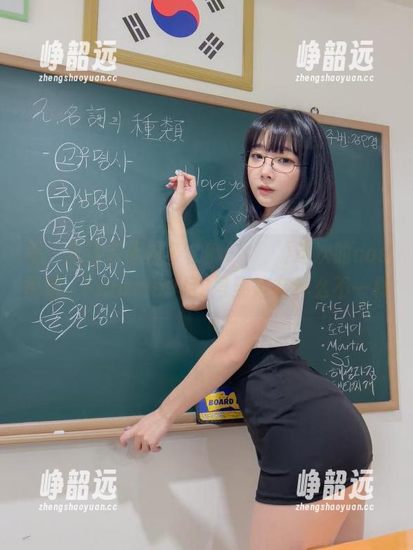 恩，我还在琢磨姜仁卿(강인경)这次的cos更新，Fantrie9月2号到底有什么不一样