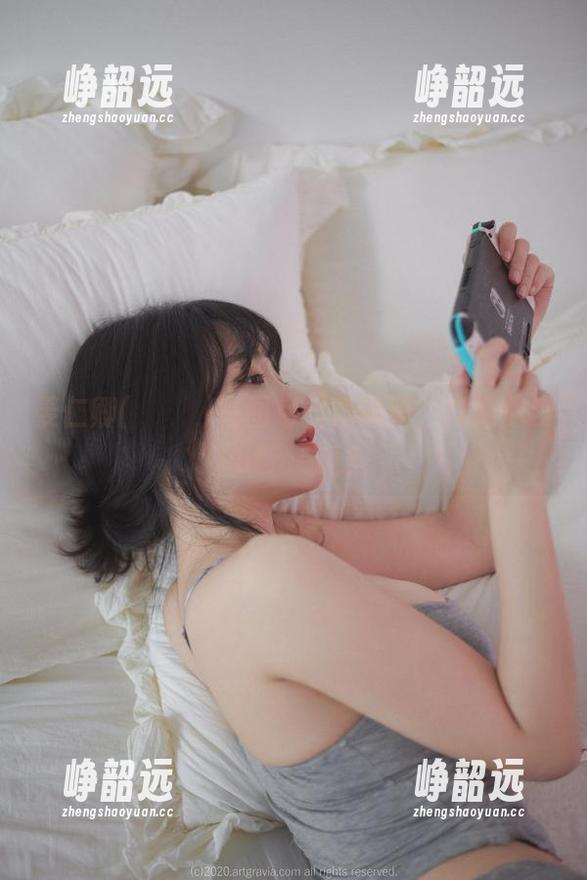 姜仁卿(강인경)在图包里送的爱，难道你没notice吗？