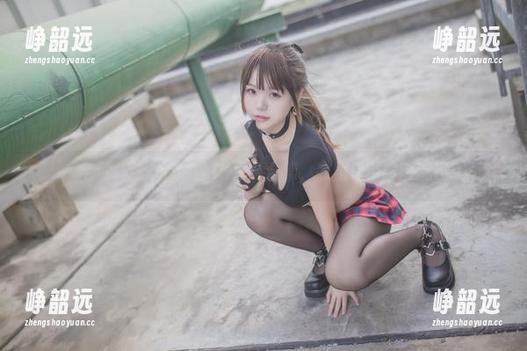 宅夏yoko的黑丝JK组合合集，衣服自带暧昧滤镜