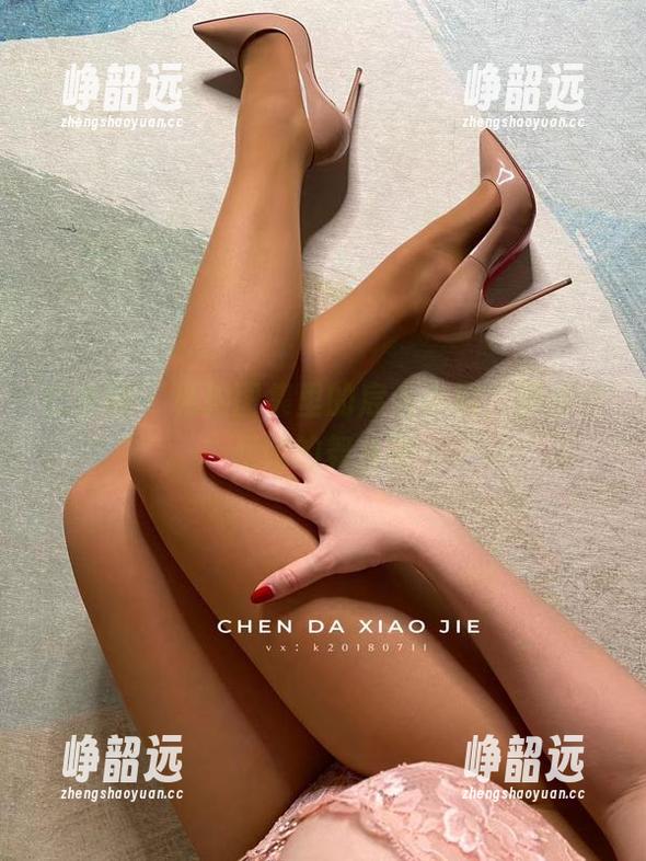 微密圈 - 私拍图集里的宸大小姐，厨房才是她的舞台呀