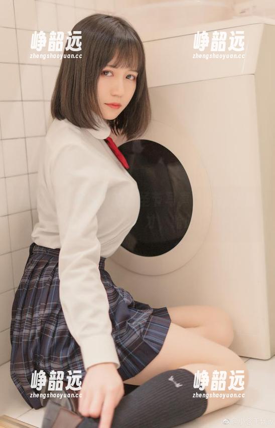 这组小仓千代w的万圣节写真，比我想象的还要“鬼”才，哈哈！