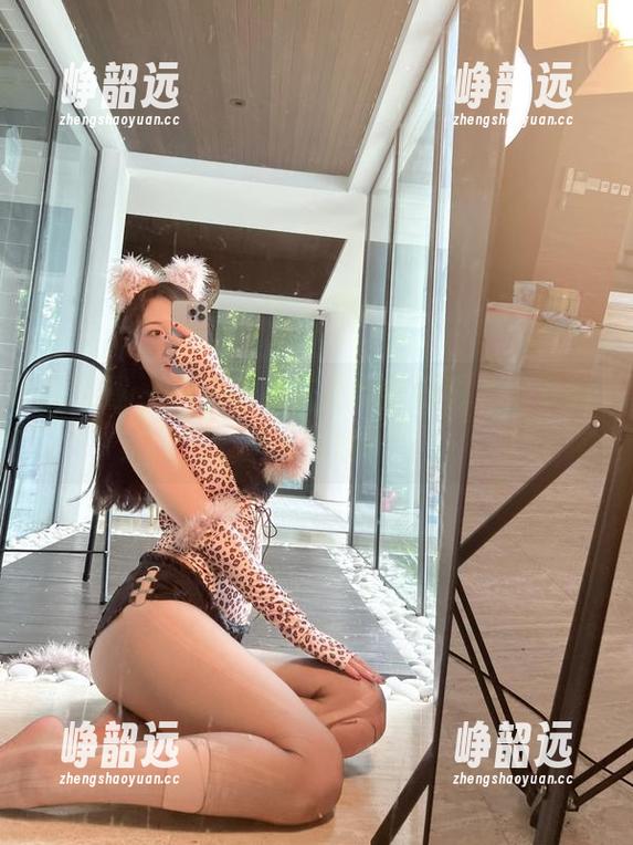 微密圈 - 小玉吃果冻兔女郎的图片，下载后慎用哦！