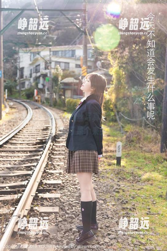 尤蜜荟 - 周妍希黑丝写真，下载必须慎重，这可是个来头！