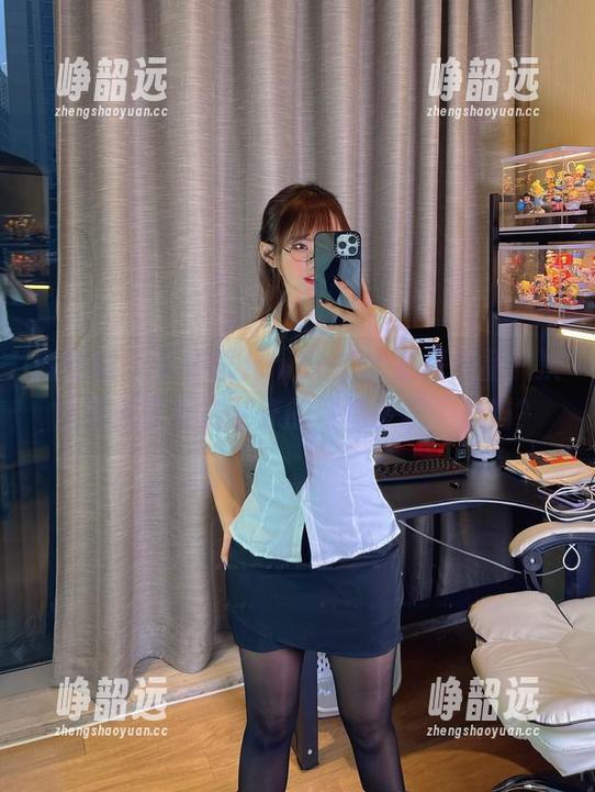 微密圈 - 看张思允nice的比基尼作品，决定夏天要养成游泳的习惯！哦，是吗？