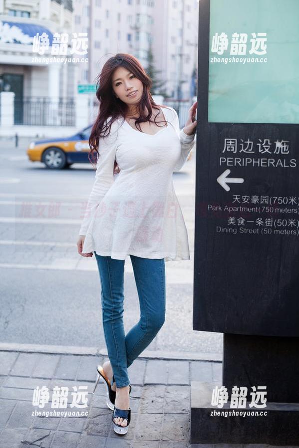 推女郎 - 当沙子遇上黑白，难免激起一阵骚动