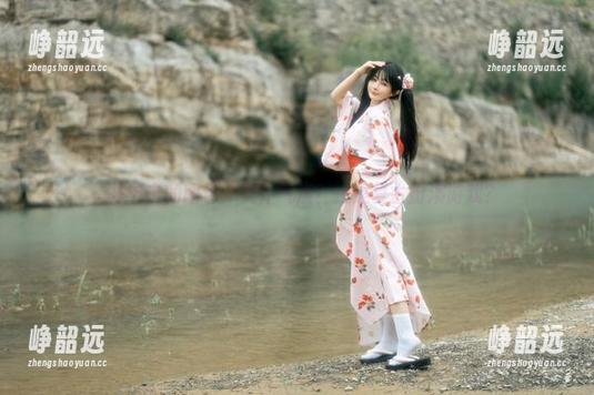 桜井宁宁的图包：女仆气质？还是复古扮演游戏？