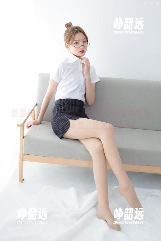 想变成黑丝女仆吗？来森萝财团看我的写真集，原图不带走，留给你想象！