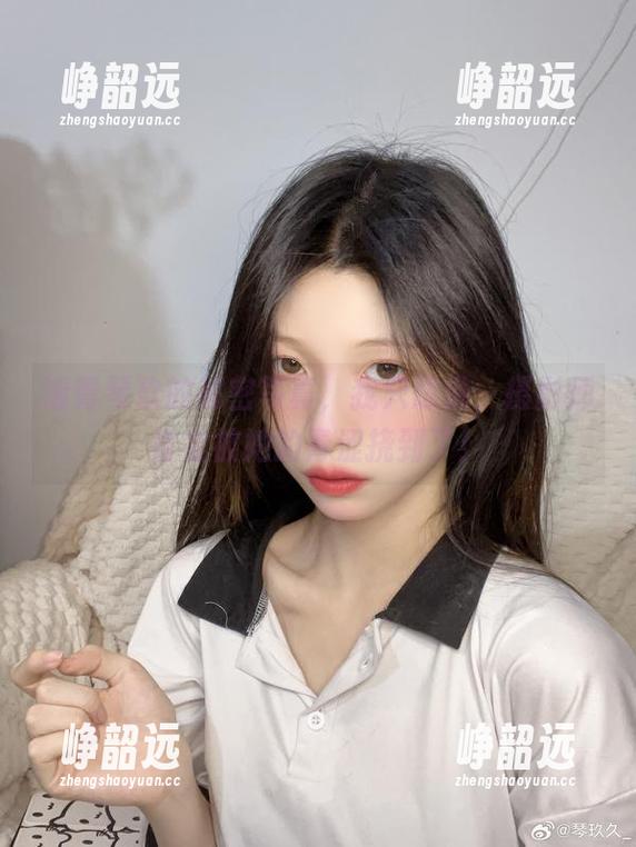 清青琴玖 清青琴玖的秘密写真,我只想说,摄影师肯定被她的青涩挠到了!