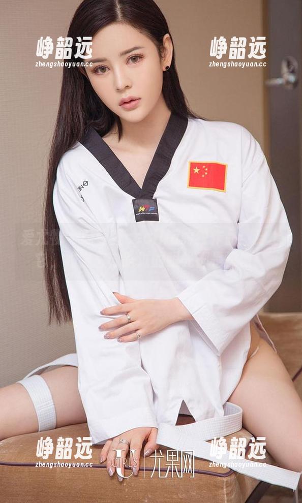 爱尤物 - 陆萱萱cecilia豹纹作品：穿上它，约定每个路过的眼光都是惊艳！