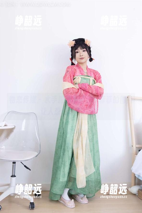 物恋传媒 - 水手服私房畅游，菲菲的图片让人想起那年夏天！