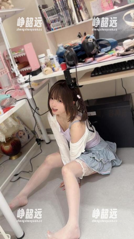 神沢永莉，浴室和cos的完美交集，各种元素拼凑不明的调调。