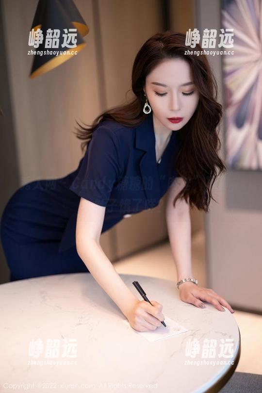 秀人网 - Candy糖糖的“肉丝”写真，肚子饿了咩？