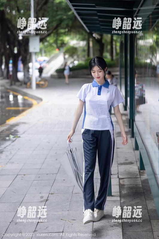 秀人网 - 瞧！安然儿的高清写真，女神气场强到能把食物消灭！