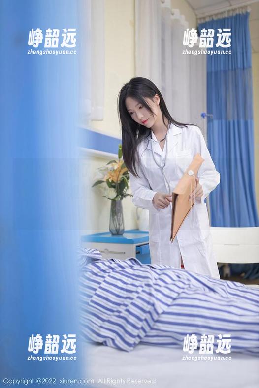 秀人网 - 找了半天，最后选了这张——张美荧的“姐姐”原图，真芸芸众生啊，赶紧下载！