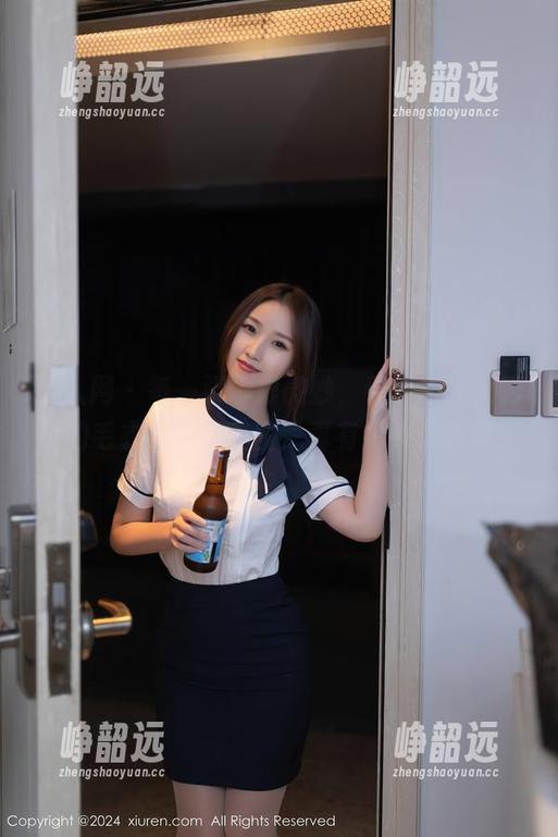 秀人网 - 每一张都很微妙，看看米妮大萌萌的毛衣，无圣光图片真有另一番意味？