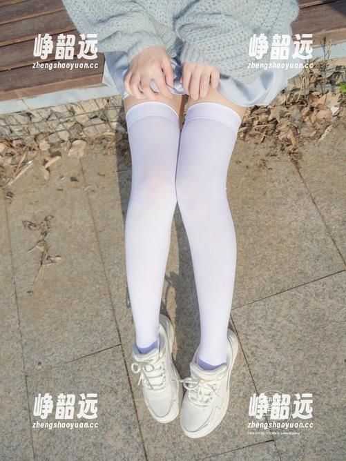 紧急企划 - 小恩的定制写真：当裤里丝变成了新流行！
