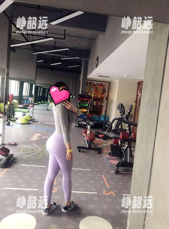 微密圈 - 一探究竟：紫色哒豚豚的居家小宇宙，锁定图片和资源的无穷乐趣！