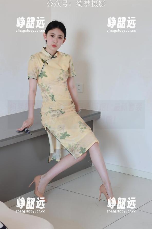 绮梦摄影 - 哇哦，丽丽出新招！最新套装图片让人忍不住多看两眼！