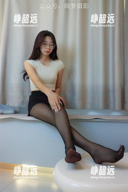绮梦摄影 - 开启白韵的私密美图时间，清纯得像刚下完雨的青苔，静待你来品味！