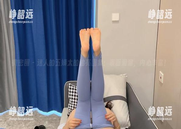 微密圈 - 迷人的五姨太的油亮图集：表面滑溜，内心丰富！