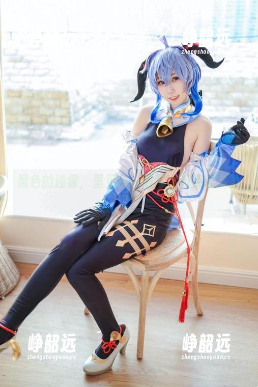 黑色的迷雾，里见年一的写真有点让人抓瞎